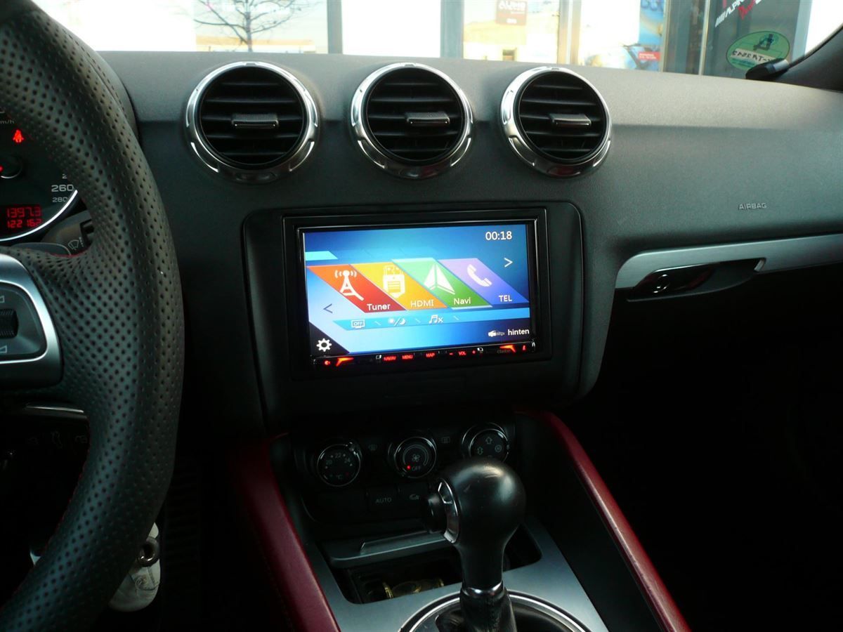 Clarion NX706E-DAB 2DIN Navigation im Audi TT nachgerüstet.