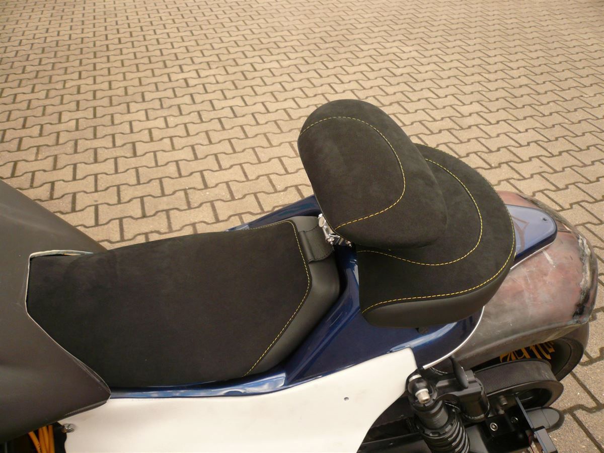 SITZBANK, POLSTERUNG UND BEZUG ANGEFERTIGT & MONTIERT
