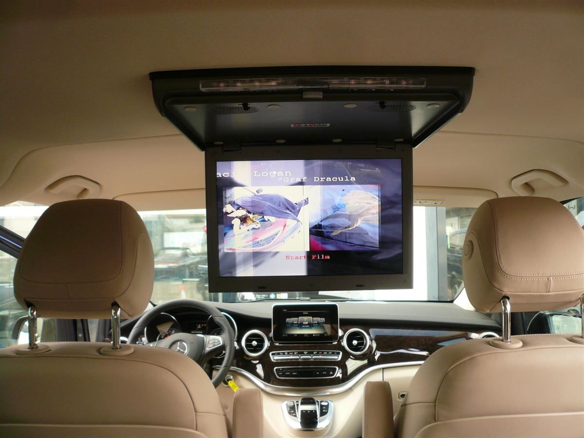 Deckenmonitor 15zoll mit DVD Player in IR-Kopfhörern im der Mercedes V-Klasse mit Business-Ausstattung nachgerüstet.
