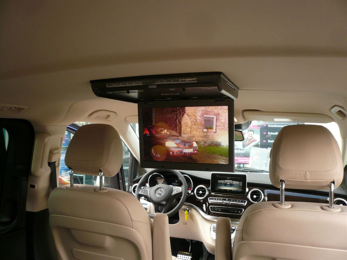Deckenmonitor 15zoll mit DVD Player in IR-Kopfhörern im der Mercedes V-Klasse mit Business-Ausstattung nachgerüstet.