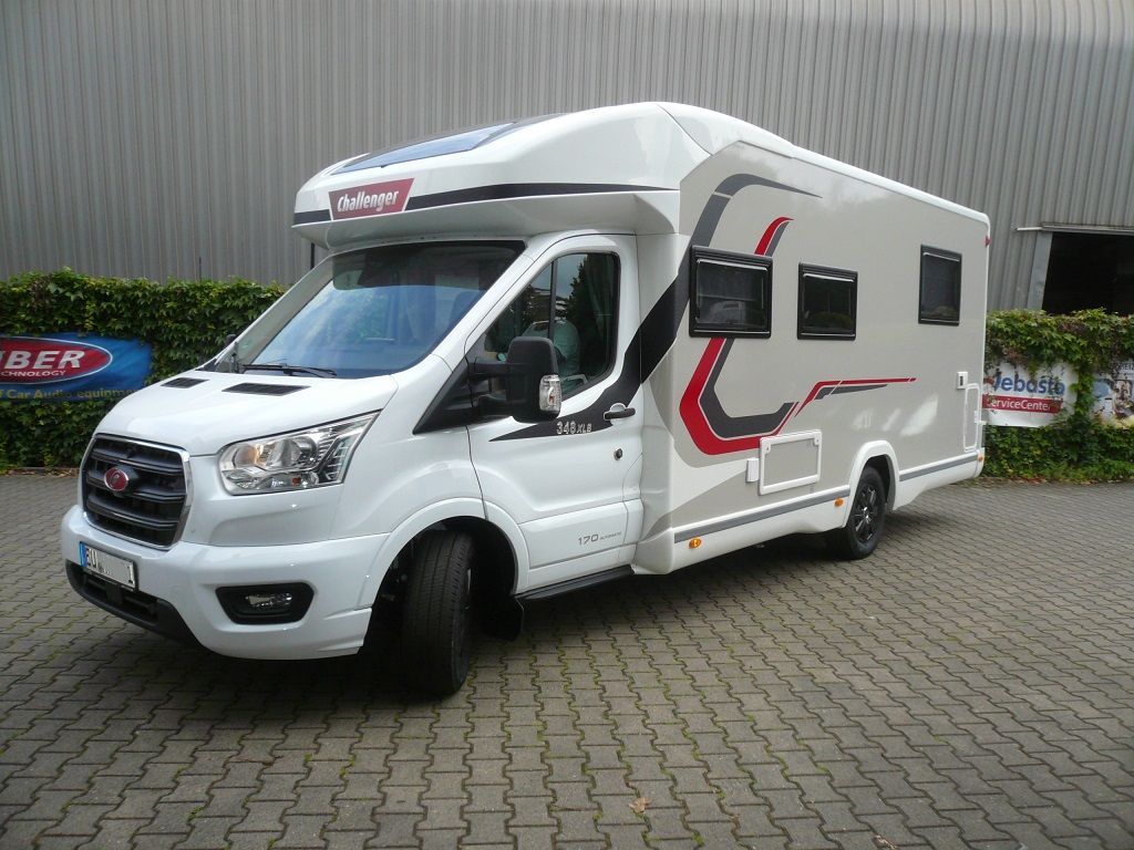 Wir montieren Alarmanlagen, SAT-TV, Multimedia- & Musikanlagen, Navigationen, Rückfahr- & Frontkameras in Ihr Wohnmobil ein.
Bei uns ist Ihr Wohnmobil in den besten Händen.
Wir bieten auf drei Einbauplätzen höchsten Montagekomfort für Ihr Wohnmobil.