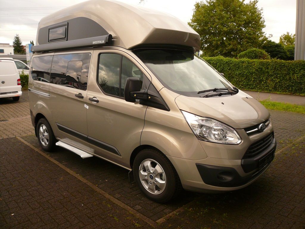 Wir montieren Alarmanlagen, SAT-TV, Multimedia- & Musikanlagen, Navigationen, Rückfahr- & Frontkameras in Ihr Wohnmobil ein.
Bei uns ist Ihr Wohnmobil in den besten Händen.
Wir bieten auf drei Einbauplätzen höchsten Montagekomfort für Ihr Wohnmobil.