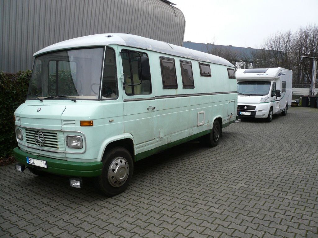 Wir montieren Alarmanlagen, SAT-TV, Multimedia- & Musikanlagen, Navigationen, Rückfahr- & Frontkameras in Ihr Wohnmobil ein.
Bei uns ist Ihr Wohnmobil in den besten Händen.
Wir bieten auf drei Einbauplätzen höchsten Montagekomfort für Ihr Wohnmobil.