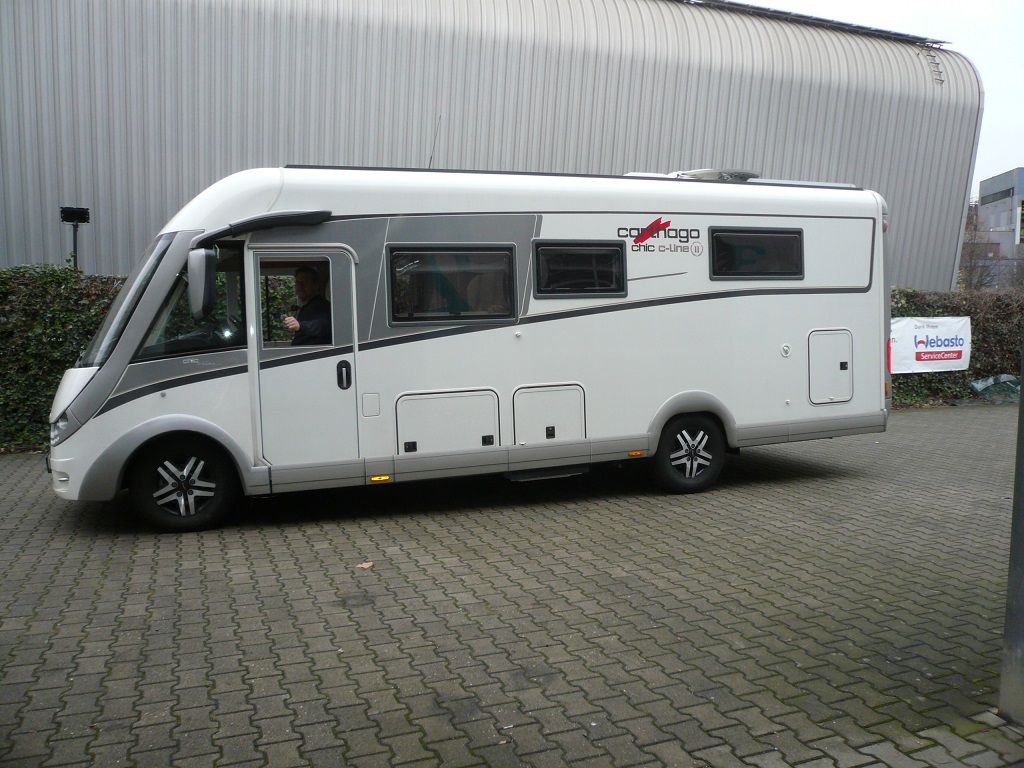 Wir montieren Alarmanlagen, SAT-TV, Multimedia- & Musikanlagen, Navigationen, Rückfahr- & Frontkameras in Ihr Wohnmobil ein.
Bei uns ist Ihr Wohnmobil in den besten Händen.
Wir bieten auf drei Einbauplätzen höchsten Montagekomfort für Ihr Wohnmobil.