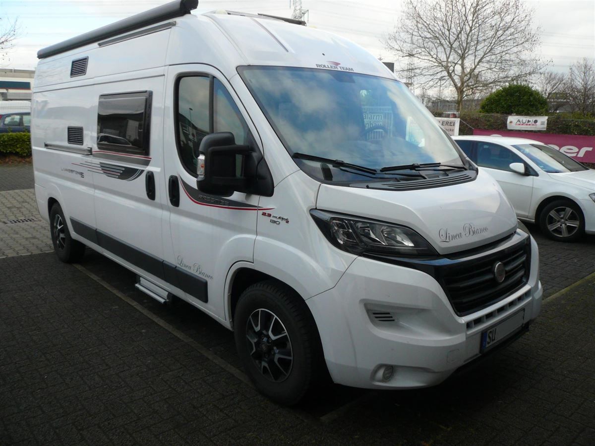 Wir montieren Alarmanlagen, SAT-TV, Multimedia- & Musikanlagen, Navigationen, Rückfahr- & Frontkameras in Ihr Wohnmobil ein.
Bei uns ist Ihr Wohnmobil in den besten Händen.
Wir bieten auf drei Einbauplätzen höchsten Montagekomfort für Ihr Wohnmobil.