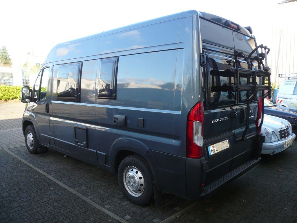 Wir montieren Alarmanlagen, SAT-TV, Multimedia- & Musikanlagen, Navigationen, Rückfahr- & Frontkameras in Ihr Wohnmobil ein.
Bei uns ist Ihr Wohnmobil in den besten Händen.
Wir bieten auf drei Einbauplätzen höchsten Montagekomfort für Ihr Wohnmobil.