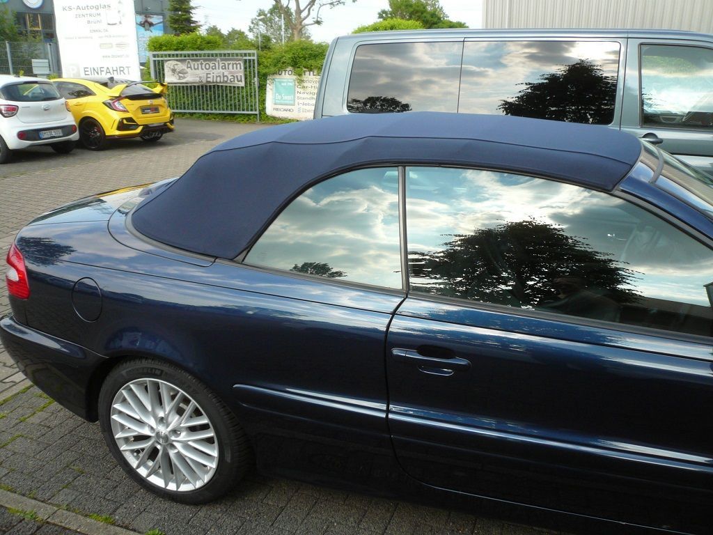 Volvo C70 Cabrio. Verdeckbezug in Sonnenland Stoff blau geliefert und montiert.