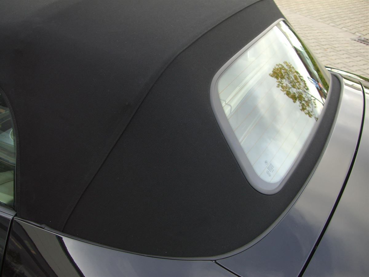 BMW Z4 , Verdeckbezug Sonnenland Stoff schwarz geliefert und montiert.