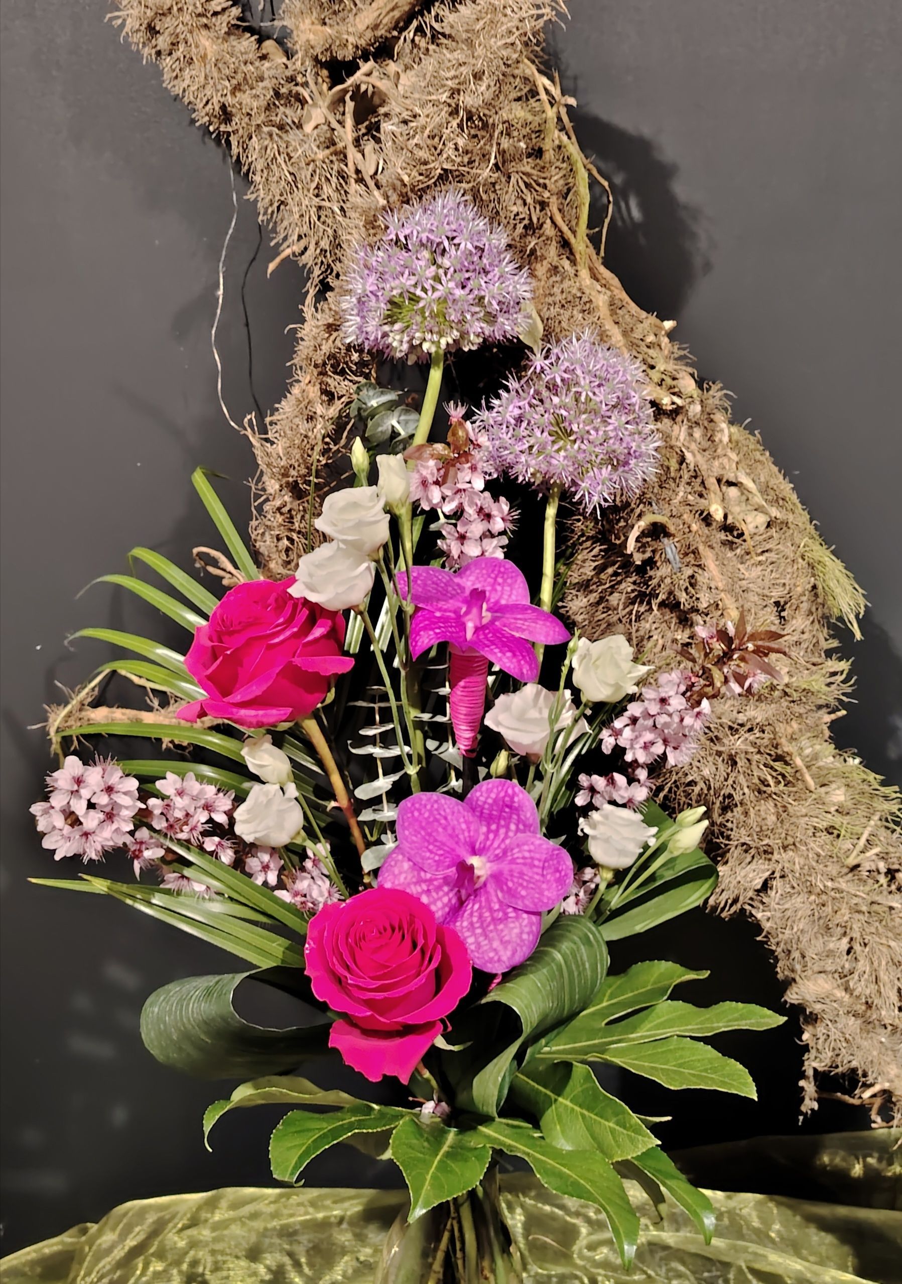 Fleuriste avec bouquet