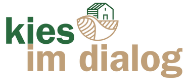 Logo mit grünem „kies“ über braunem „im dialog“ mit einem kleinen Haus-Symbol.
