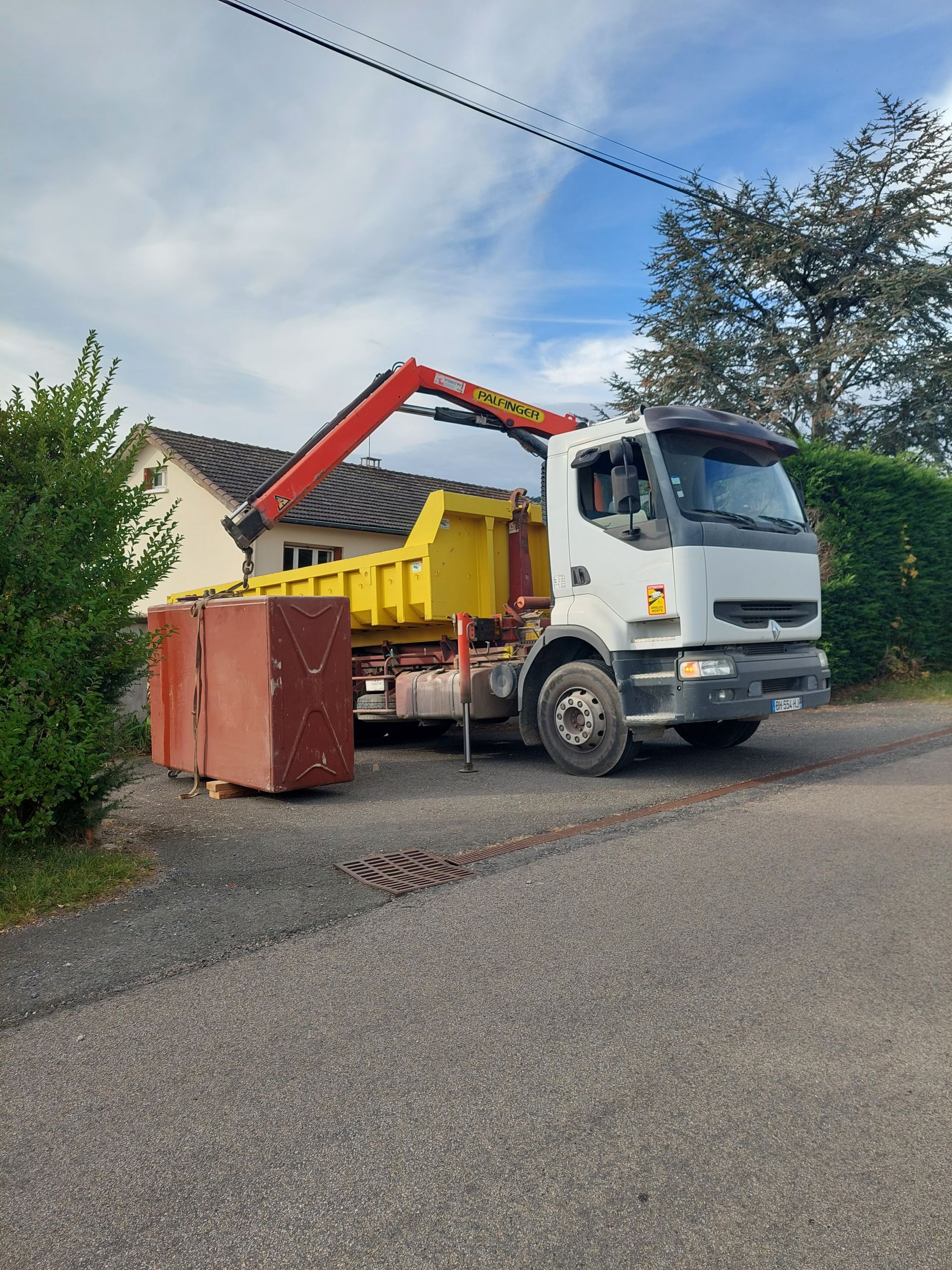 Enlèvement d'une cuve à fioul