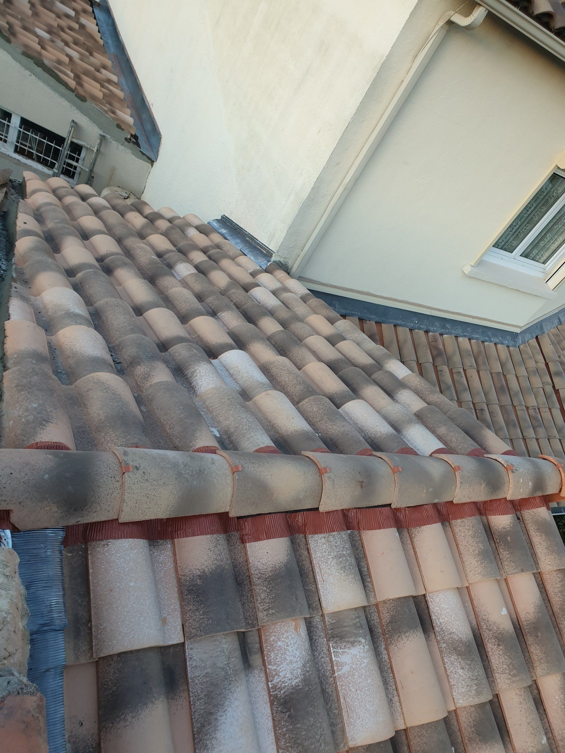 Etanchéité et zinguerie pour un raccord de toit