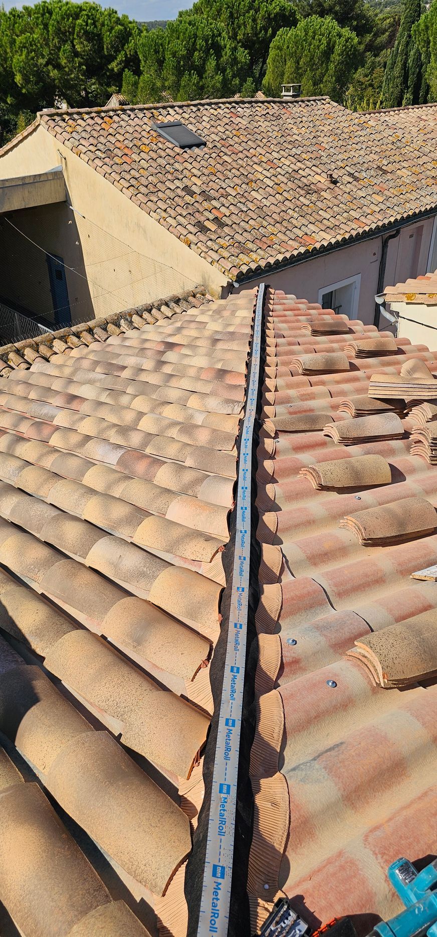 Photo d'une toiture avec fer