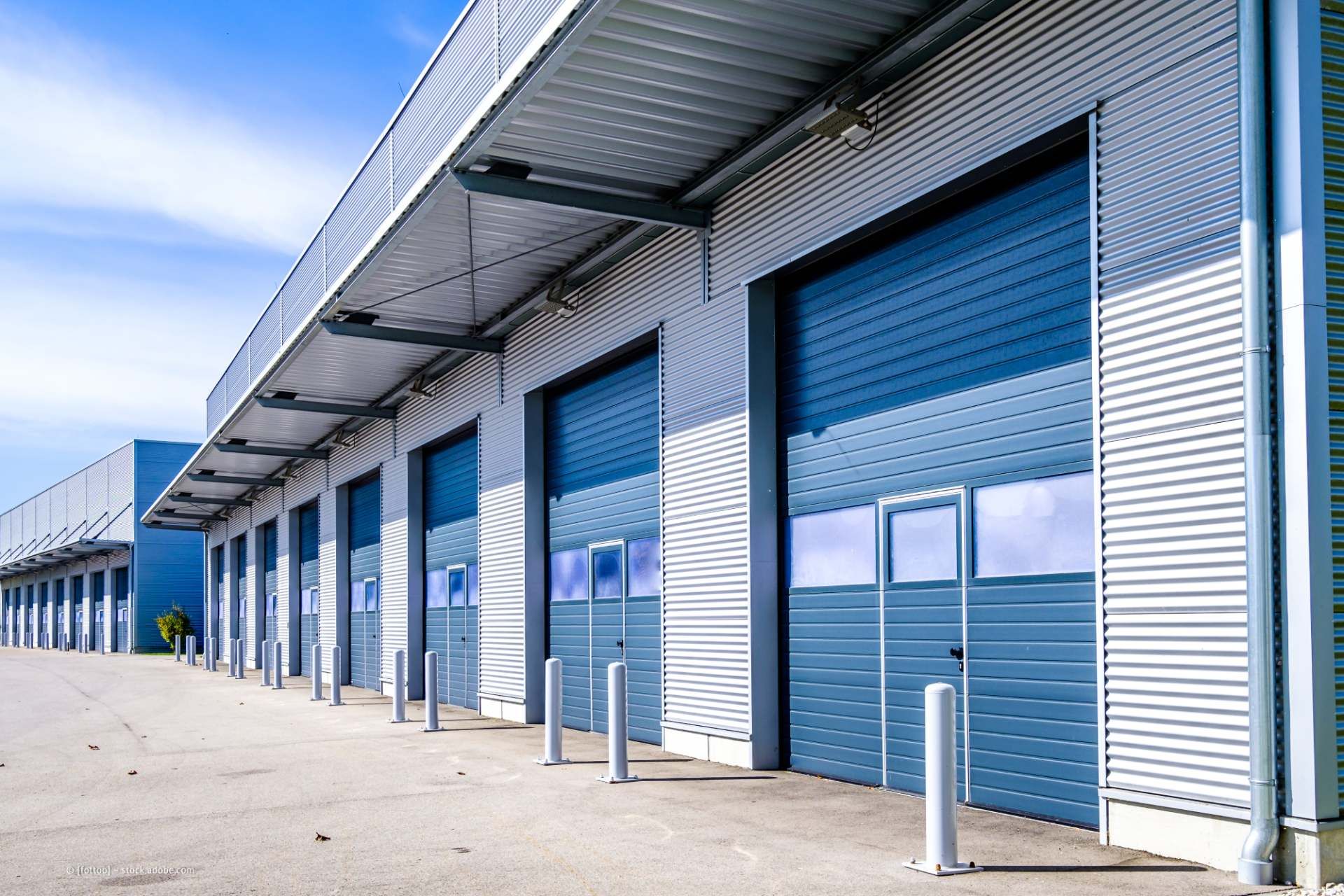 Mehrere Garagentore nebeneinander