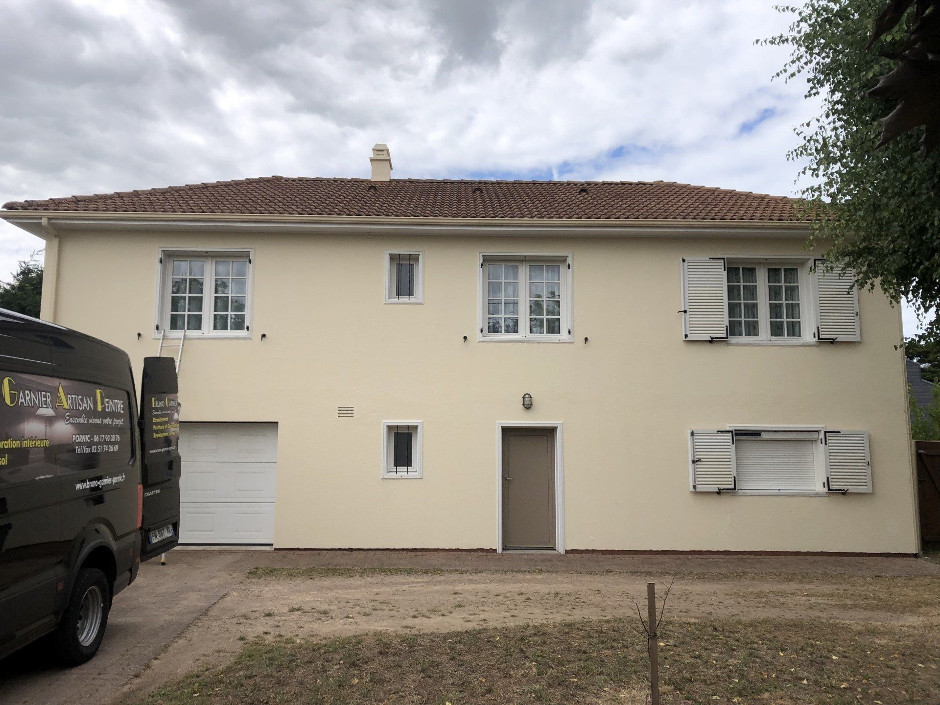 ravalement de façade sur maison sur sous sol
