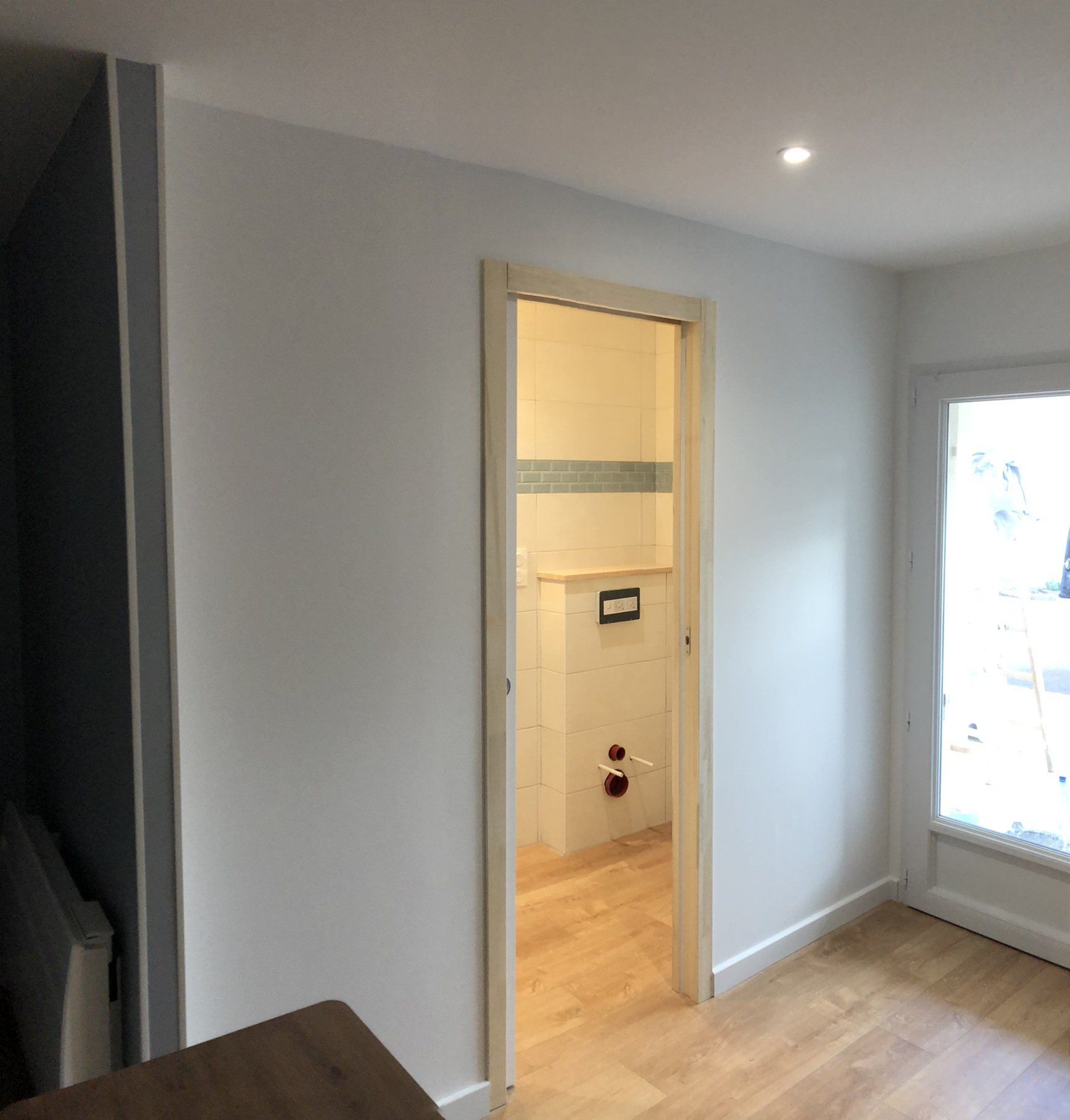 pose de cloison en placo pour salle d'eau dans une suite parentale