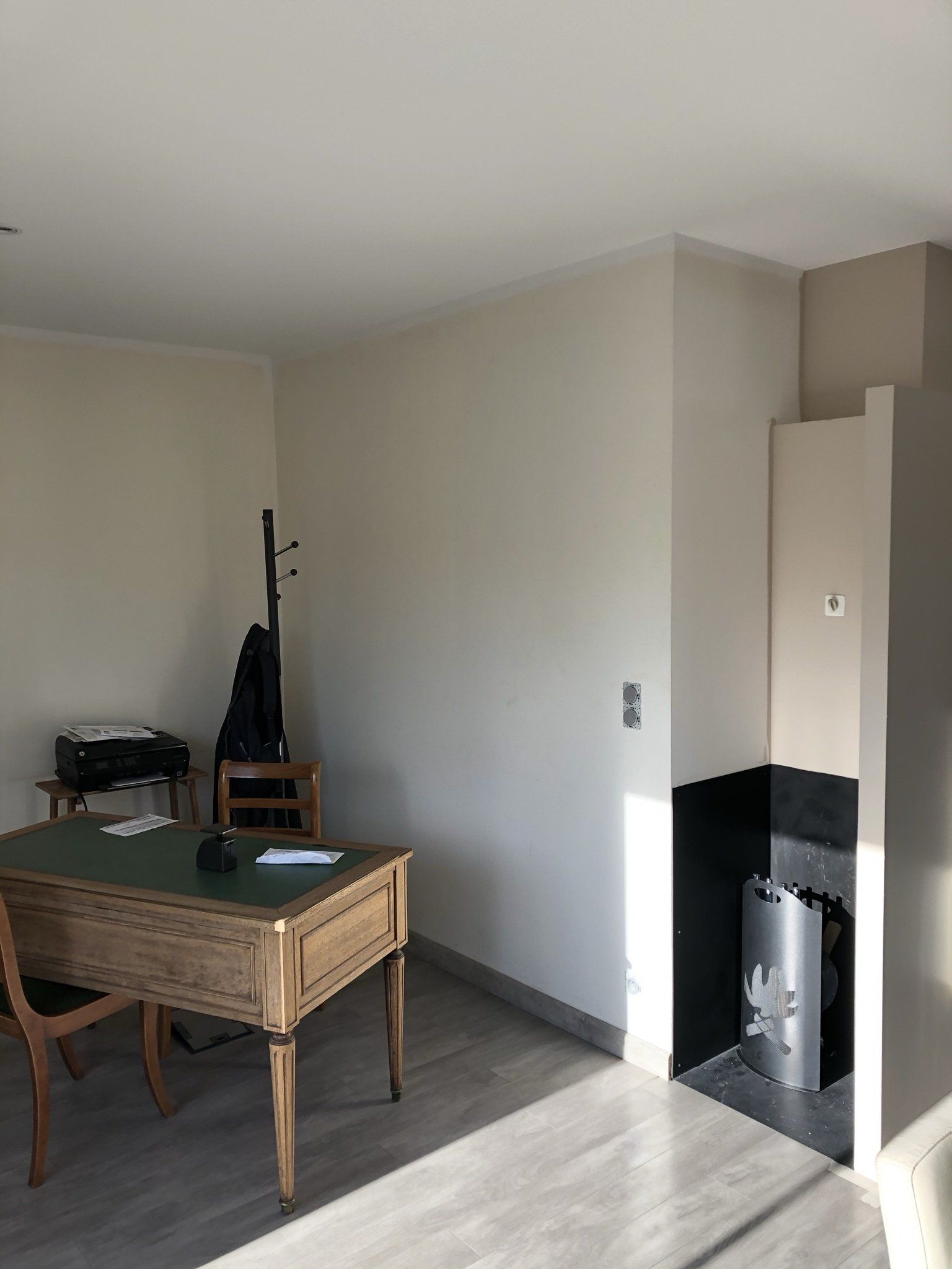 peinture dans un bureau