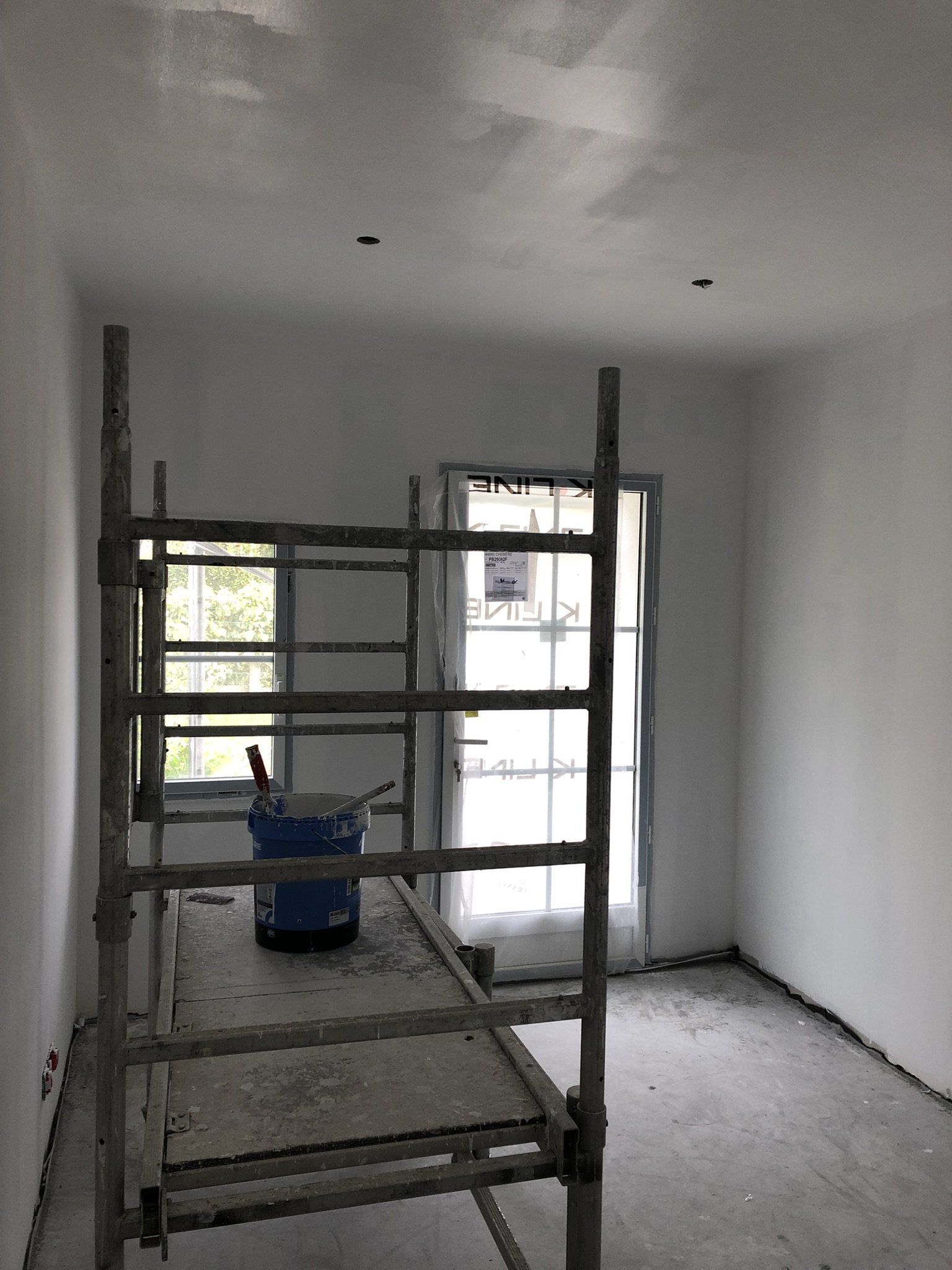 échaffaudage pour pose de peinture