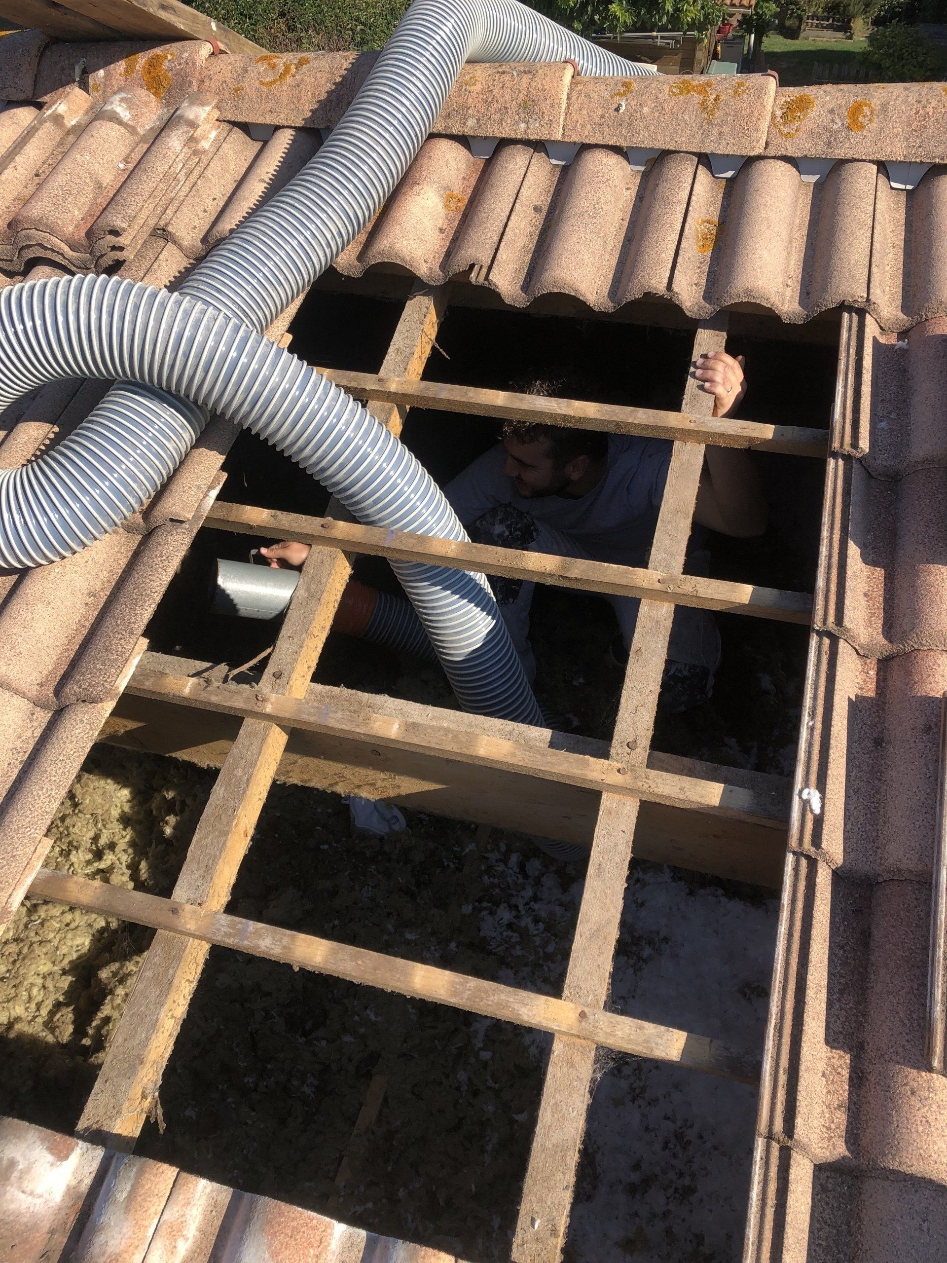 tube d'isolation pulsée sur toiture