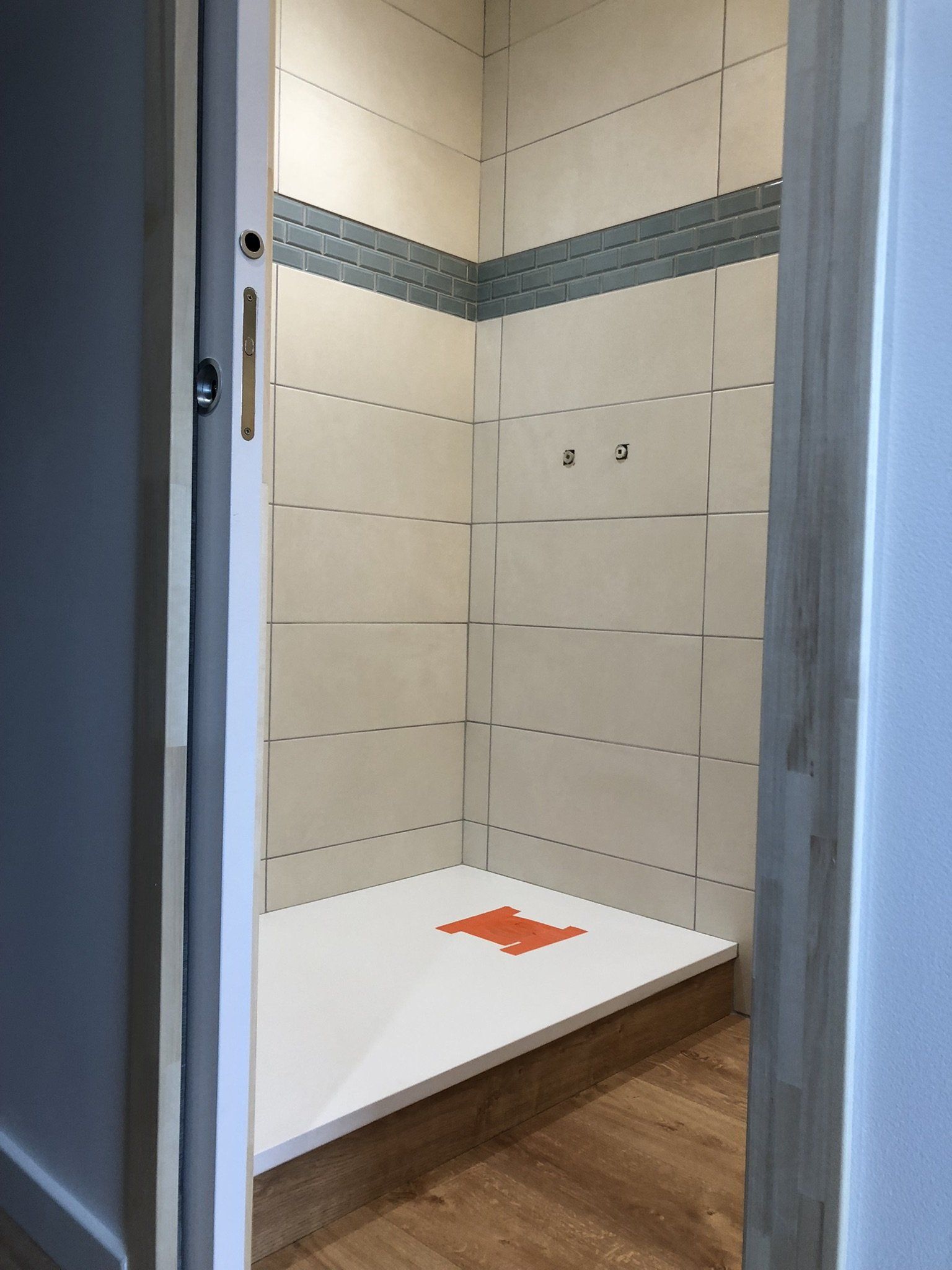 Faïence dans une salle d'eau