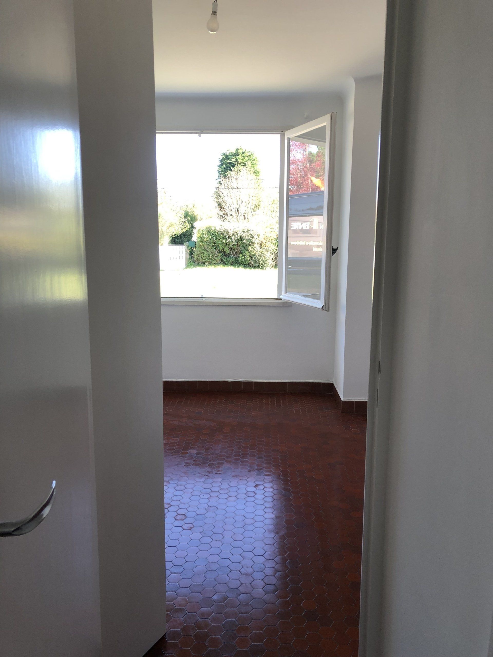 pose de placo dans une vieille maison et peinture