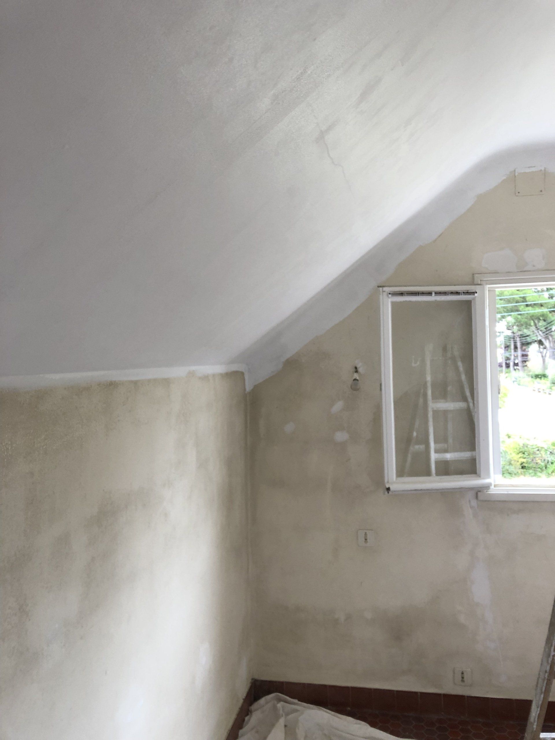 peinture sur plafond en sous pente