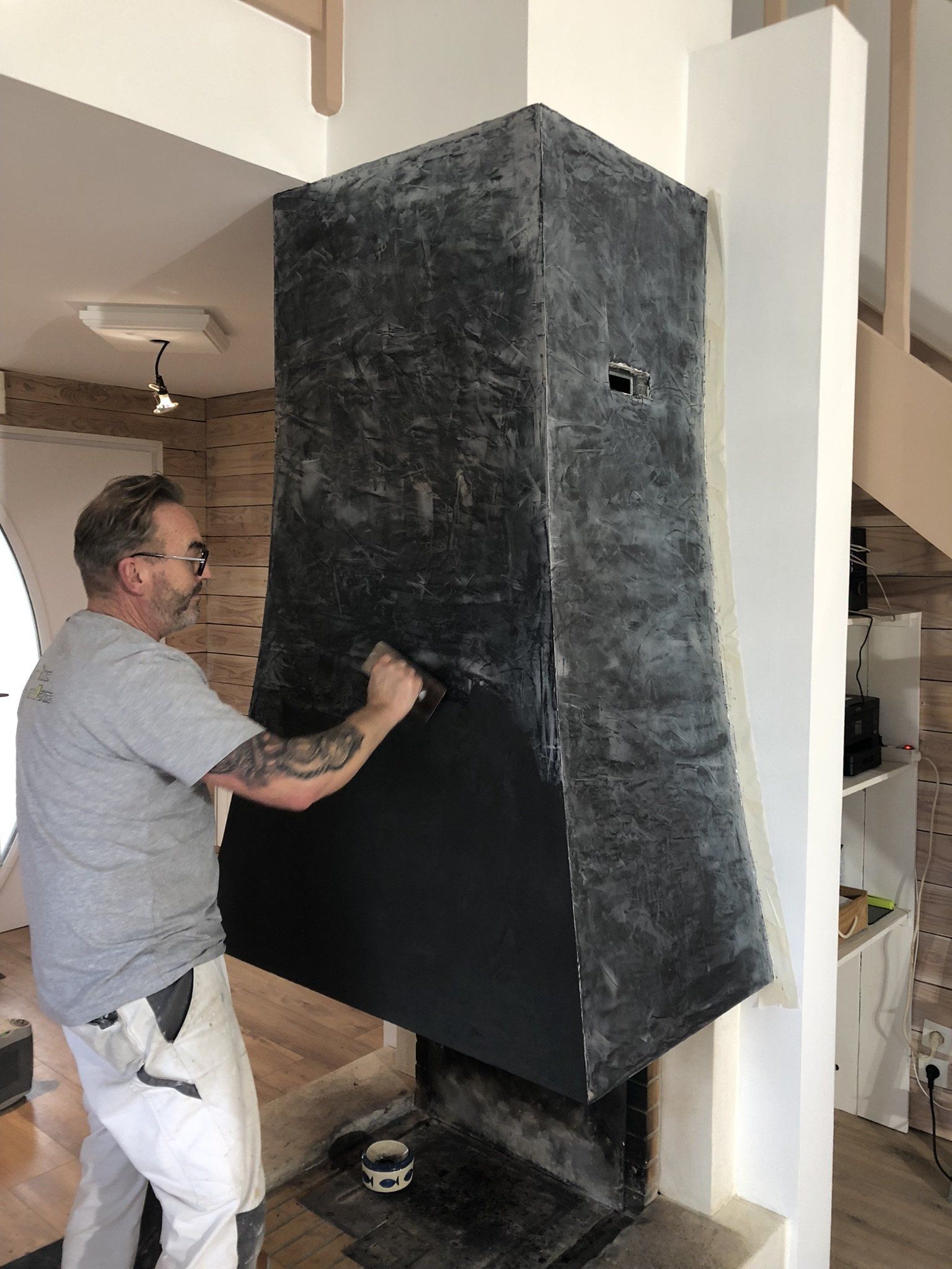 Revêtement de sol dans un couloir et un salon