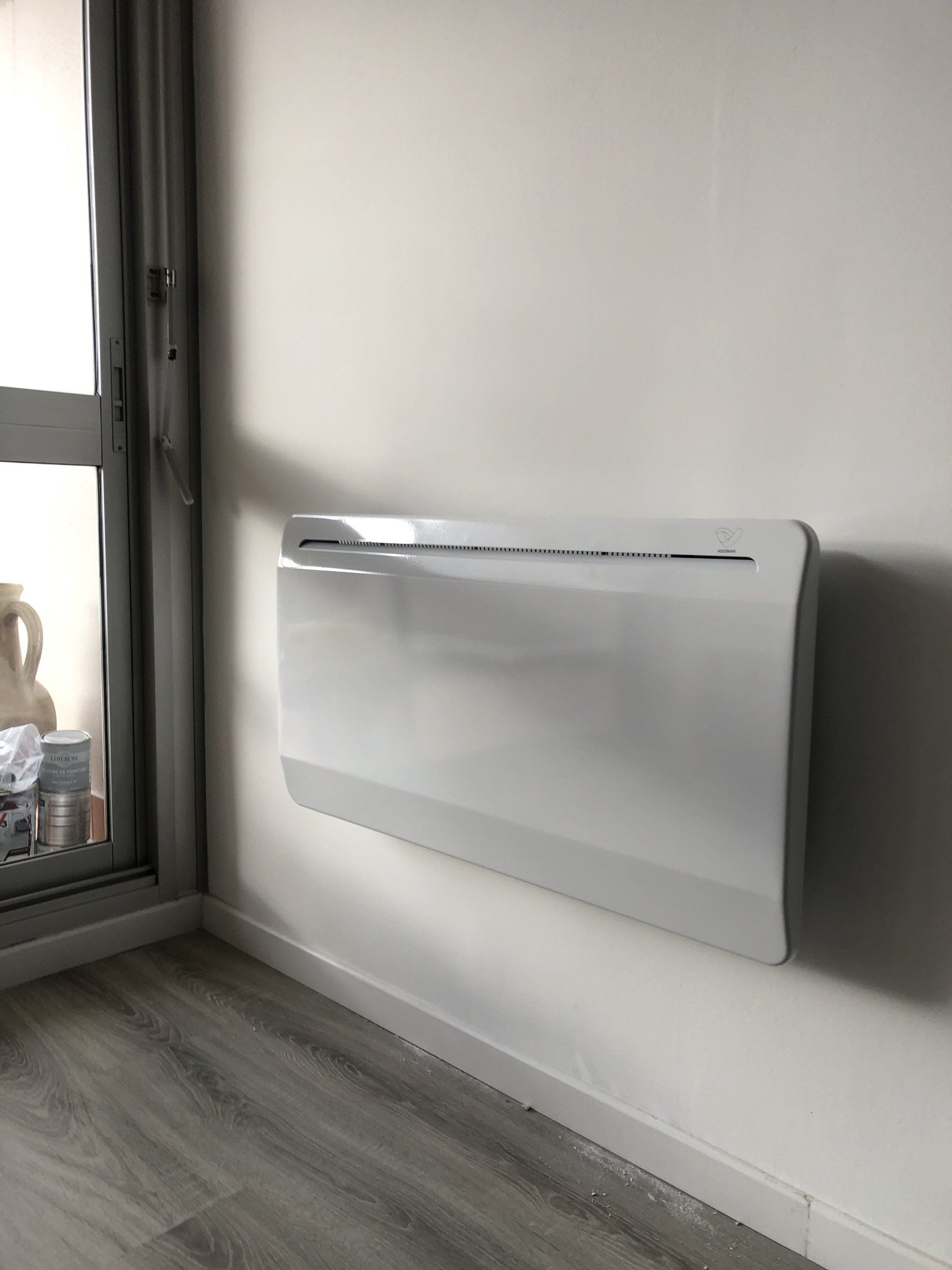 radiateur sur une cloison en placo