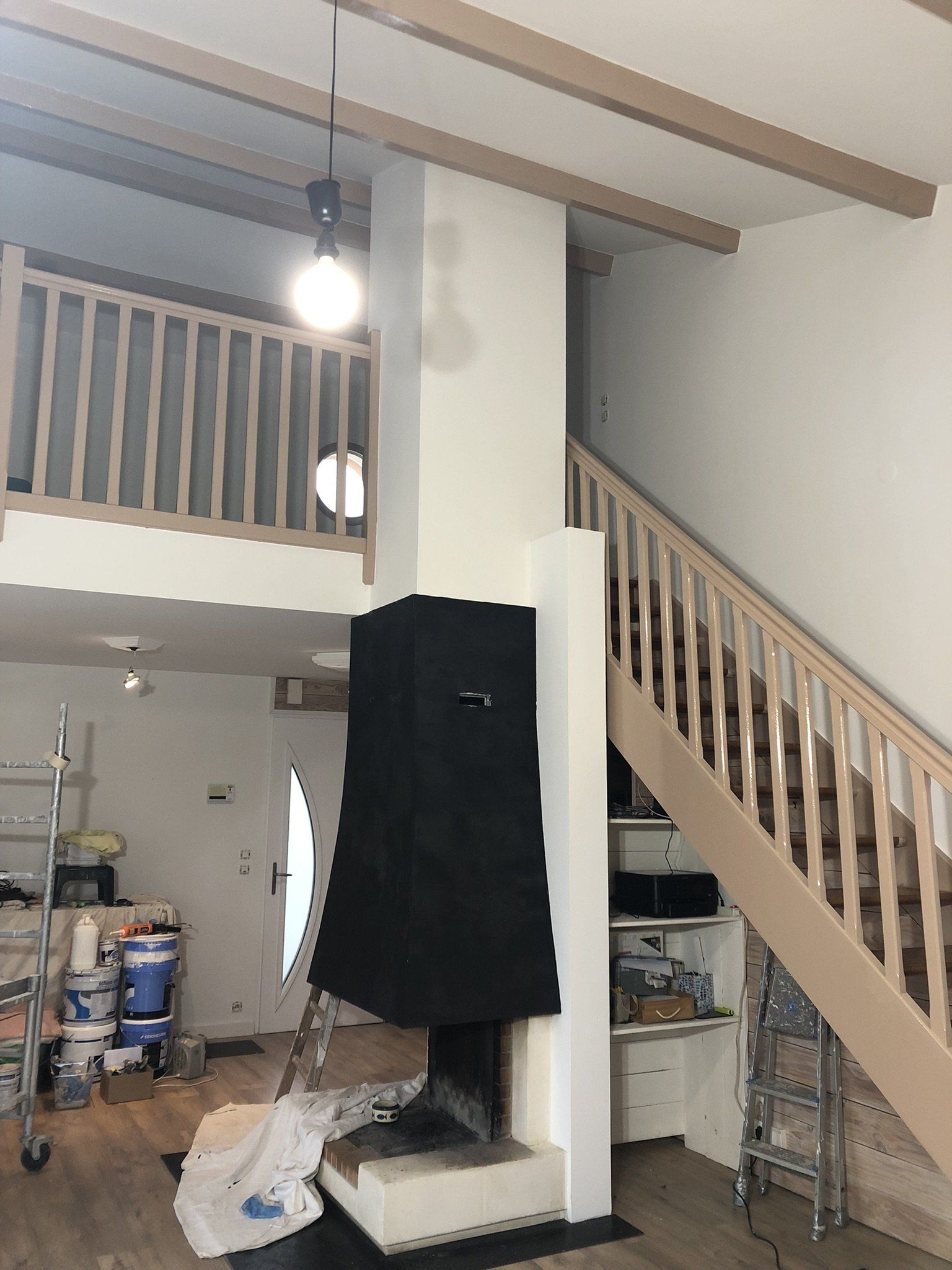 Revêtement mur enduit ciré sur cheminée