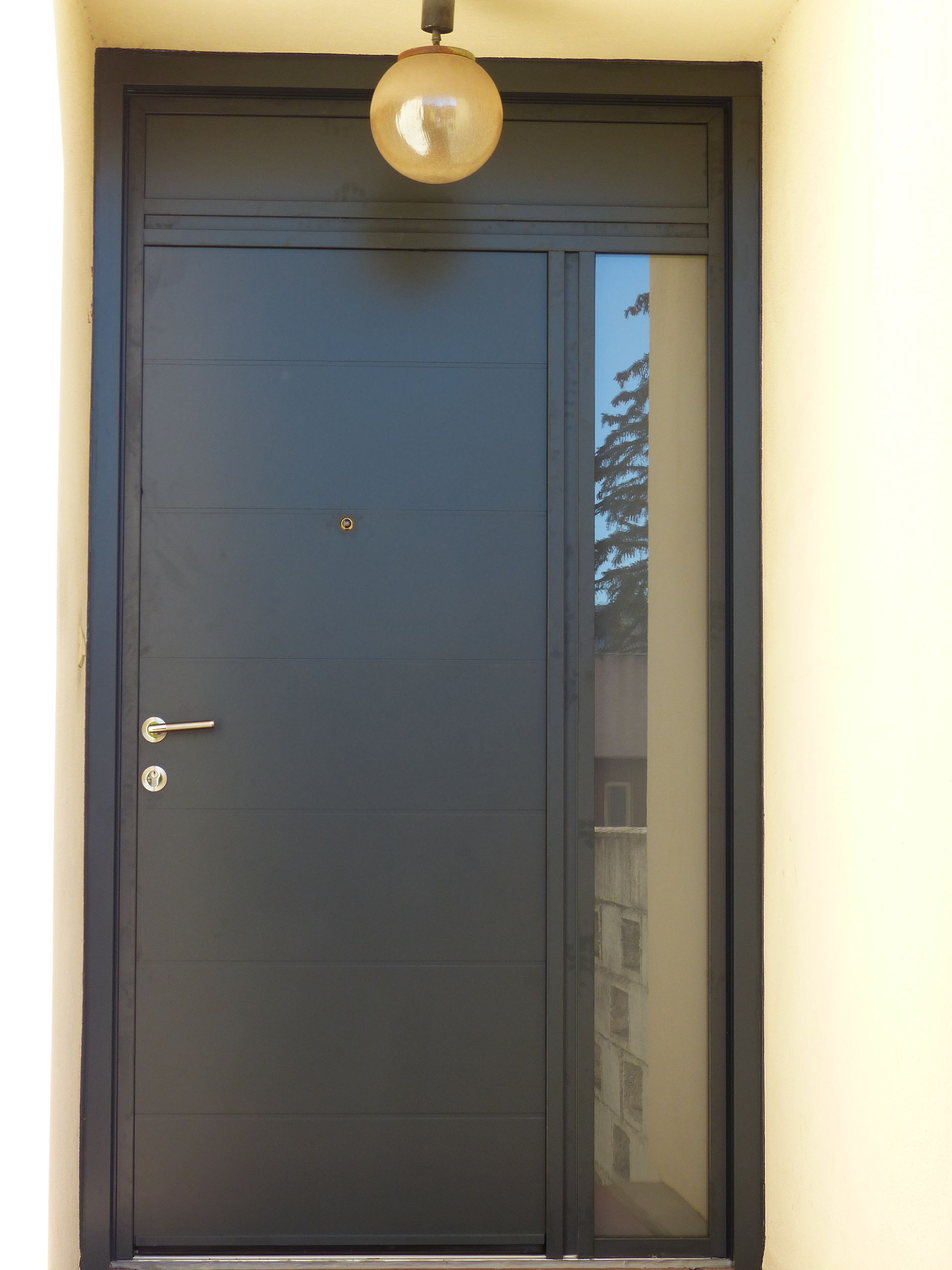 Porte d'entrée en aluminium gris anthracite 03