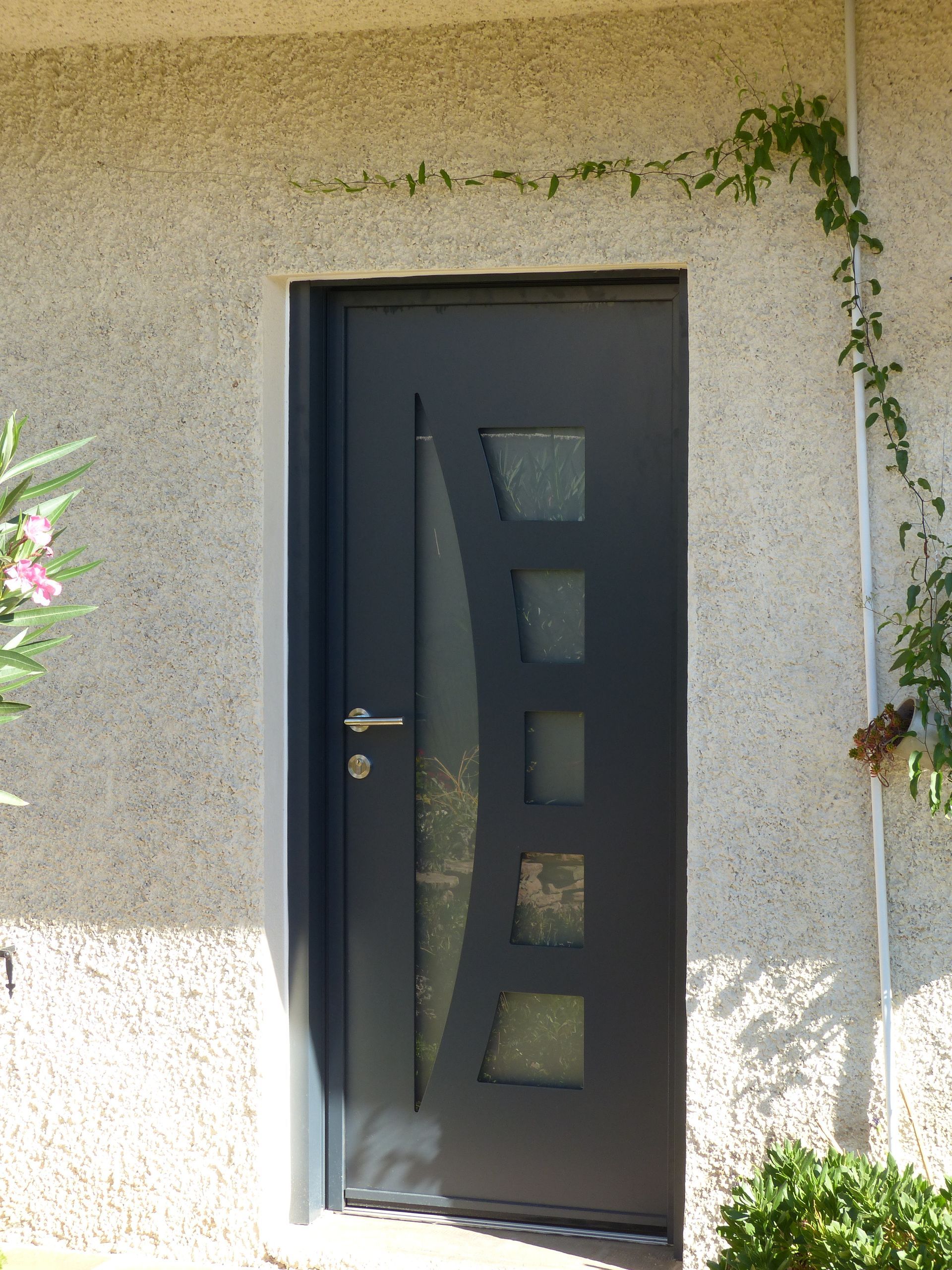 Porte d'entrée en aluminium gris anthracite 02