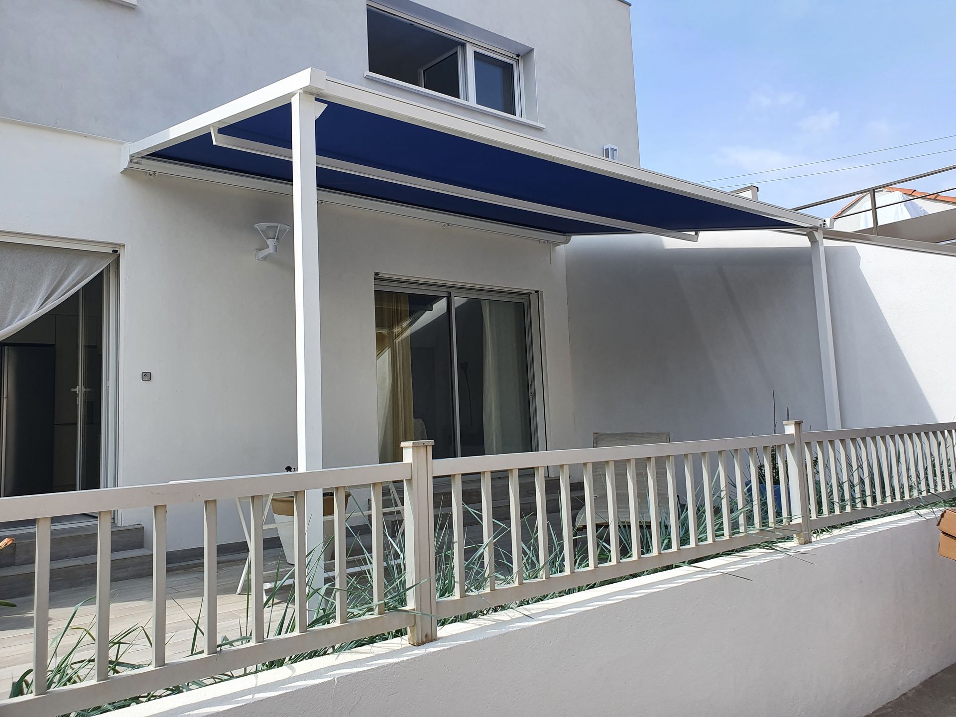 Pergolas à toile de couleur bleu foncé