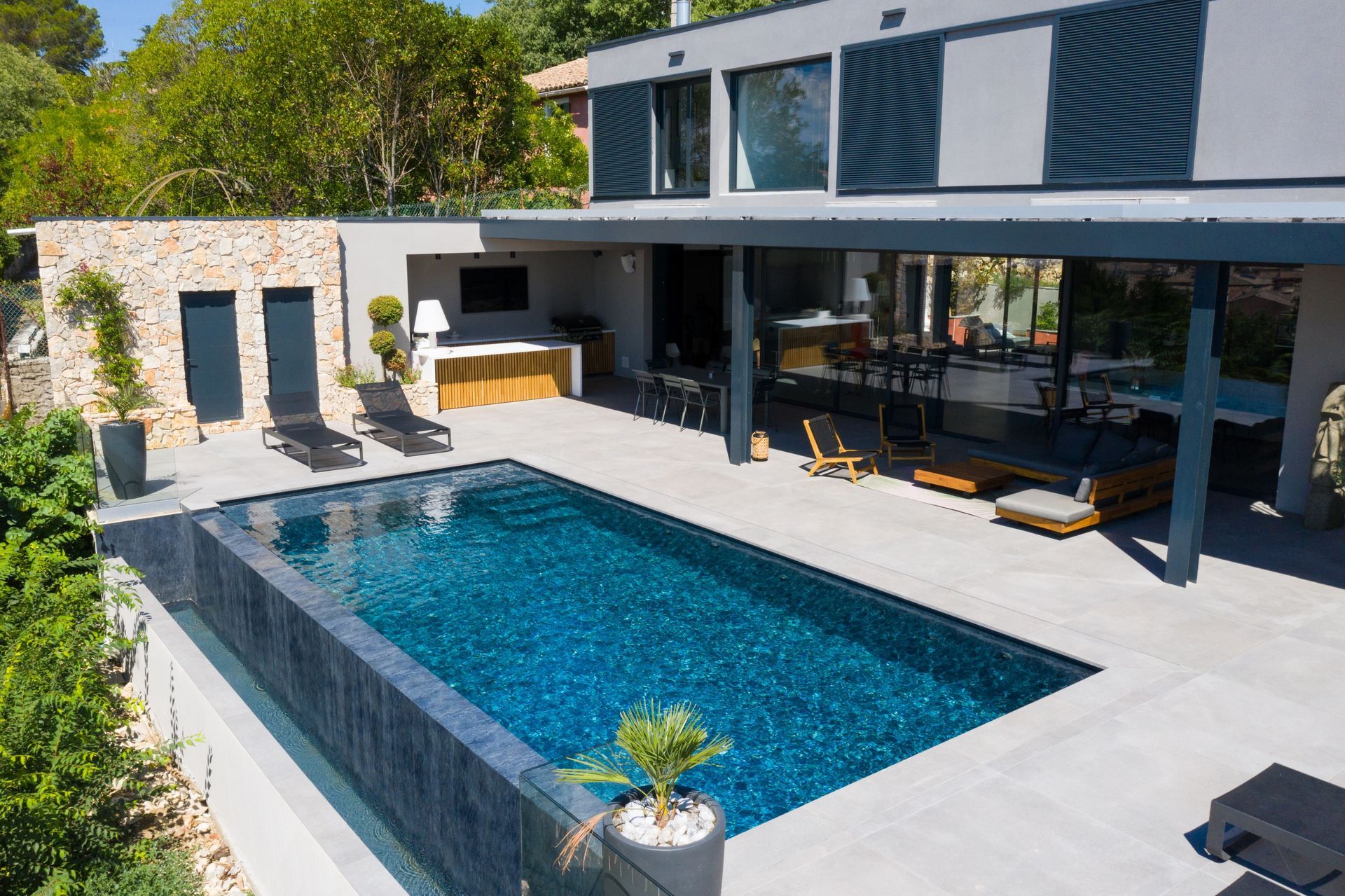 Schwimmbad-Elektrotechnik Hammerschick