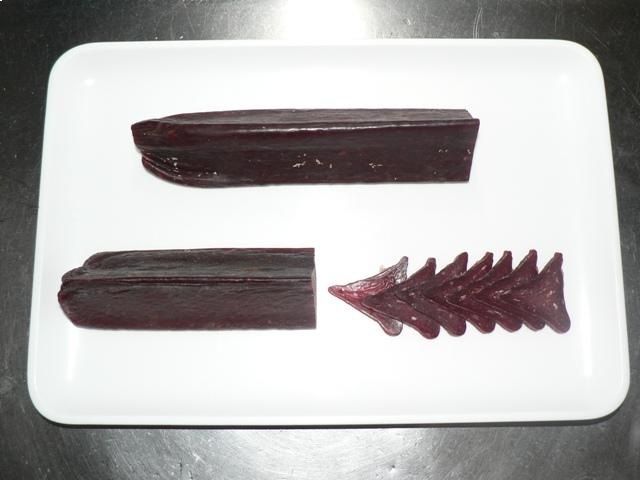 Drei Würte, Mitarbeiter bei der Wurstproduktion, Spezialitäten-Metzg Splügen, Strub Orlando