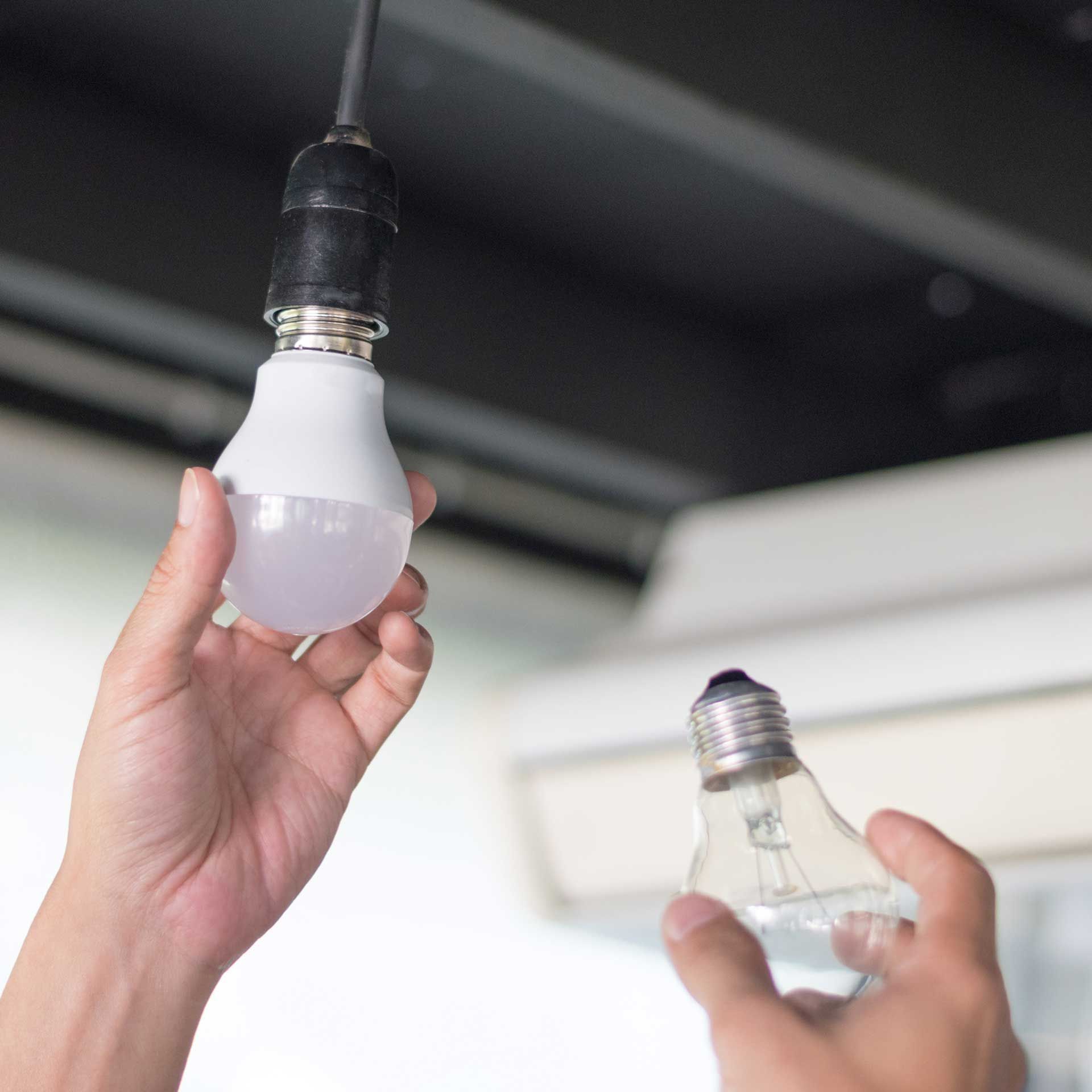 Changement d'ampoules dans une entreprise