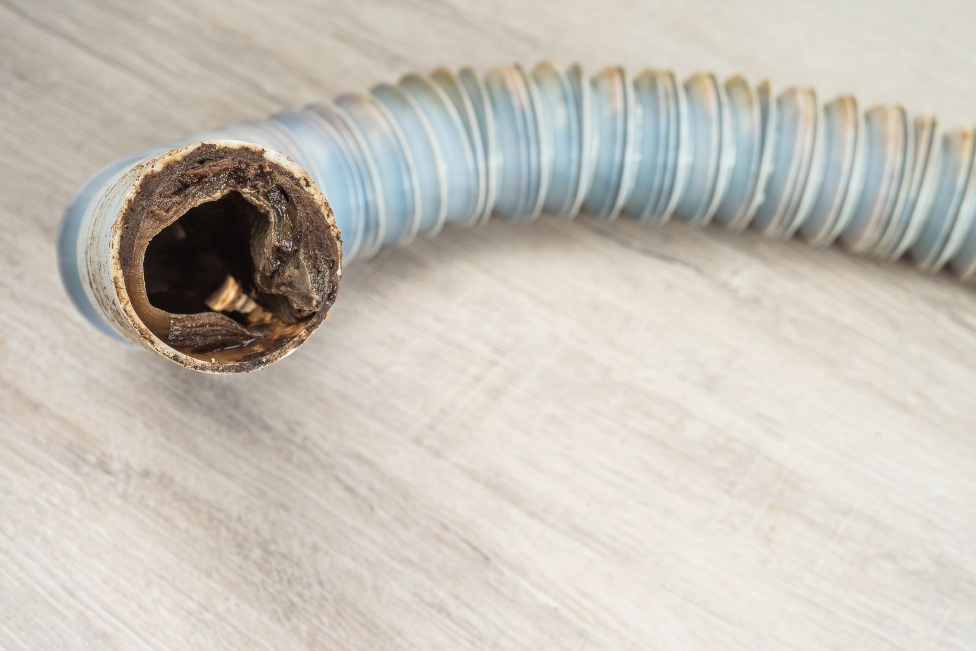 Tuyau de chauffage rempli de terre