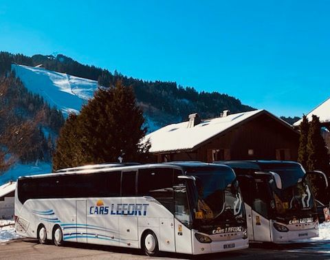 Au pied de la montagne