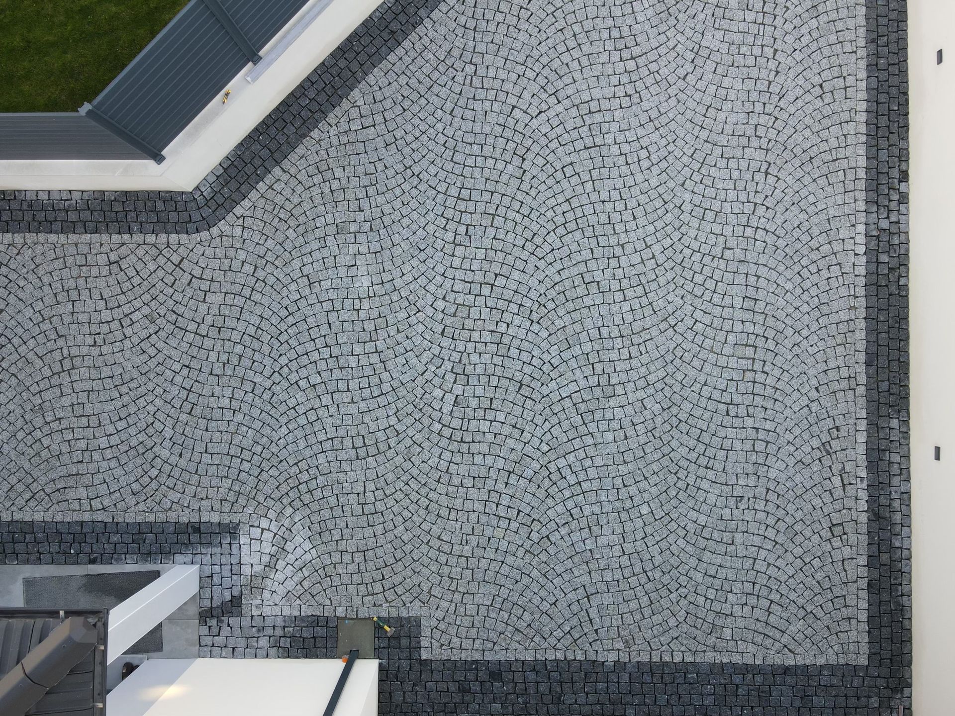 Cour extérieure en pavés