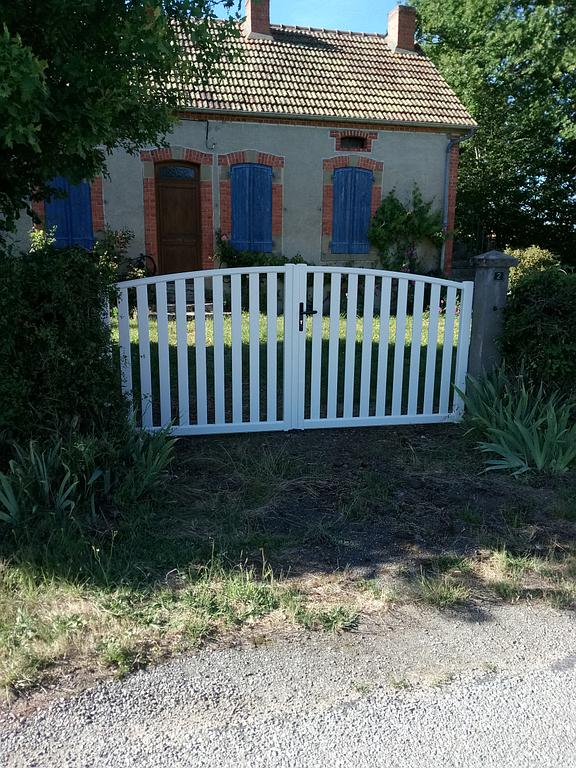 Porte de jardin blanche