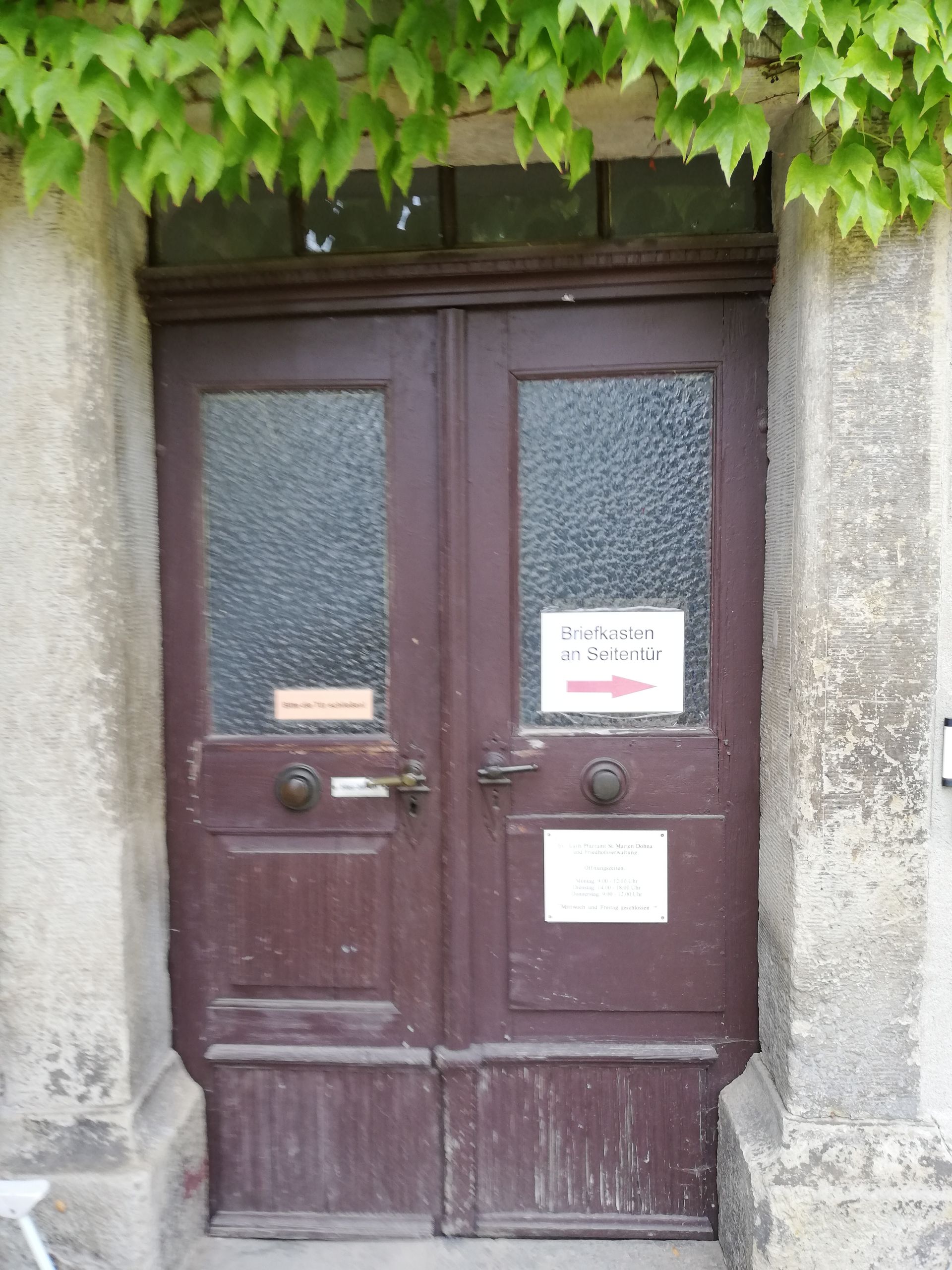 Haustür Pfarramt Dohna