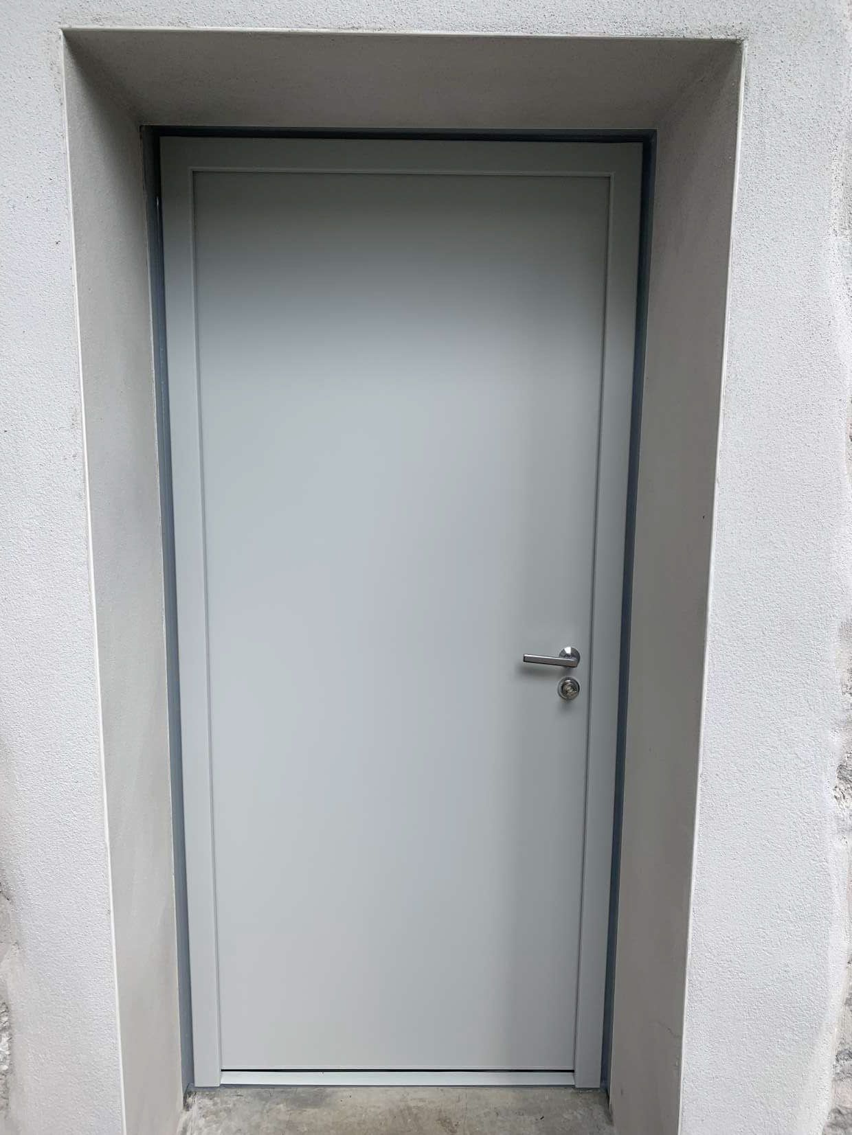 Porte d'entrée bleu clair