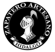 Logotipo en blanco y negro de Zapatero Artesano Hidalgo, con un casco de caballero y una cinta.