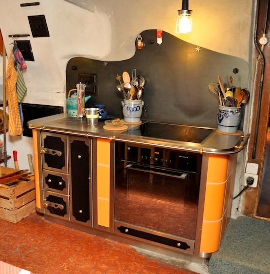 Ofen mit Holzerde - Rüegg Ofenbau - Sternenberg