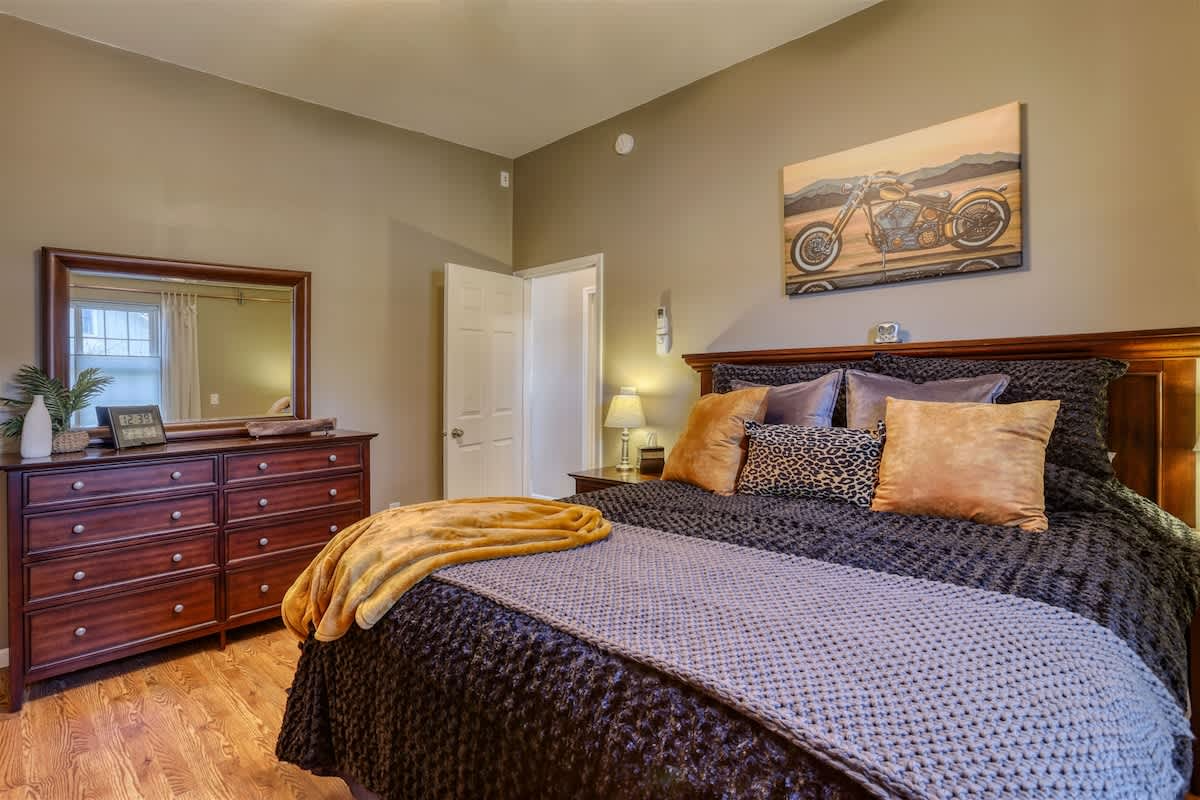 Aces & Eights spacious bedroom in the Black Hills