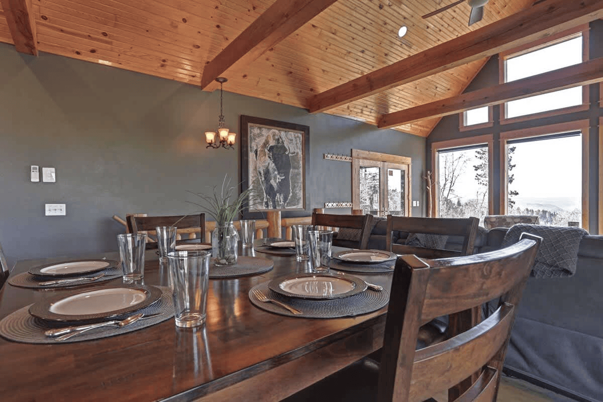 Spacious dining area at the High Ridge Trail Lodge
