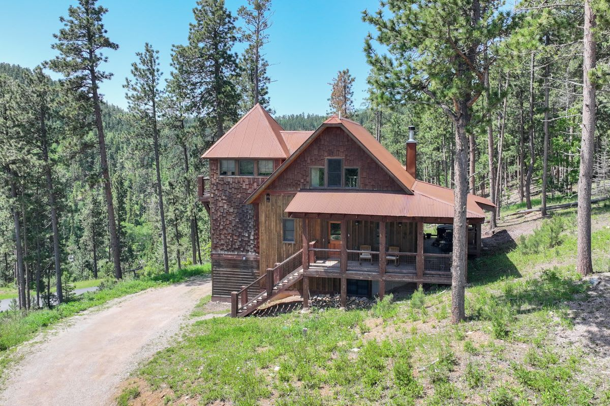 Peaceful mountain setting of Prospector's Lookout  in the Black Hills