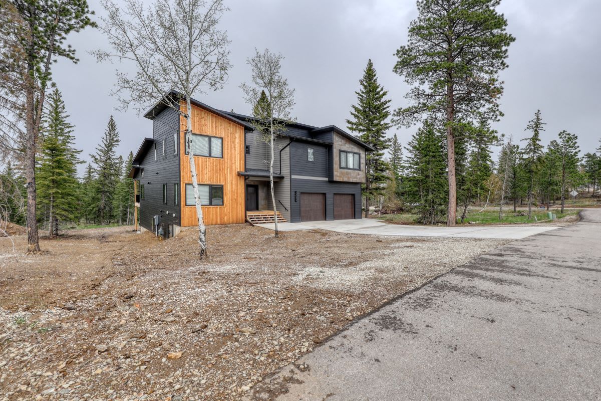 Spacious exterior at Shadow Pines Lodge