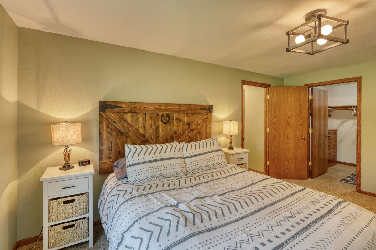 Sunny Days Hideaway's comfy bedroom