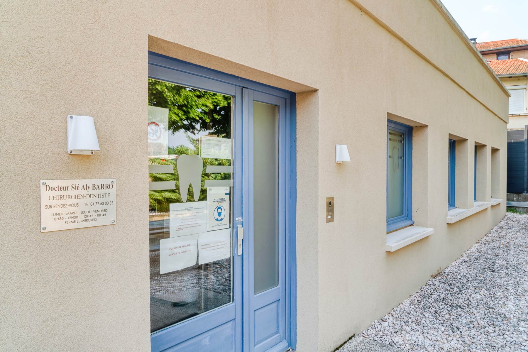 Cabinet de l'extérieur