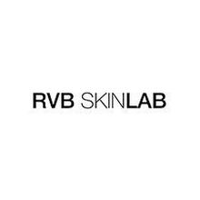 El logotipo de rvb skinlab es en blanco y negro sobre un fondo blanco.